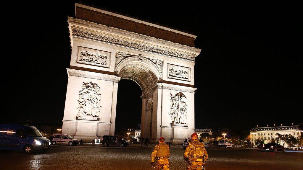 Vermeintlicher IS-Angriff in Paris: Polizist und Angreifer tot