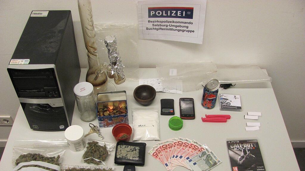 Der Beschuldigte gestand, füfn Kilogramm Cannabiskraut um 50.000 Euro weitergegeben zu haben.