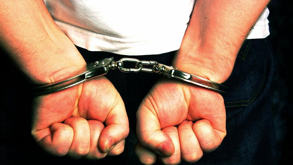 Die beiden Angreifer wurden von der Polizei verhaftet.