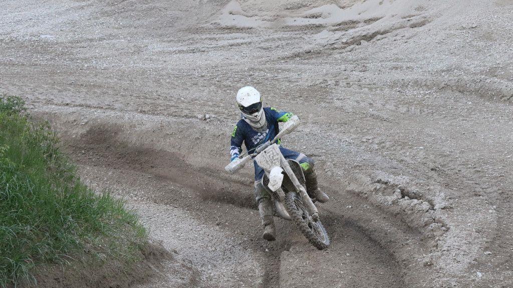 XBOWL Motocross Race, IV