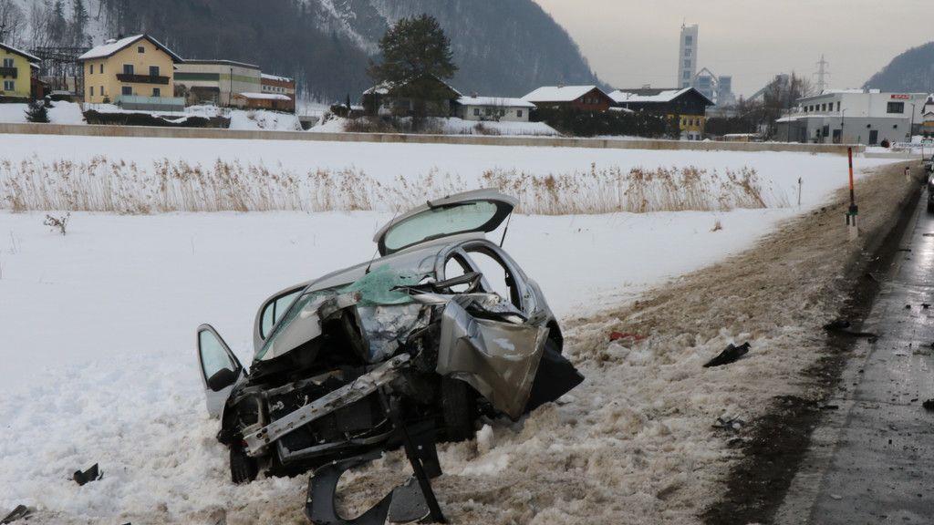 Schwerer Unfall auf der B159 fordert ein Todesopfer