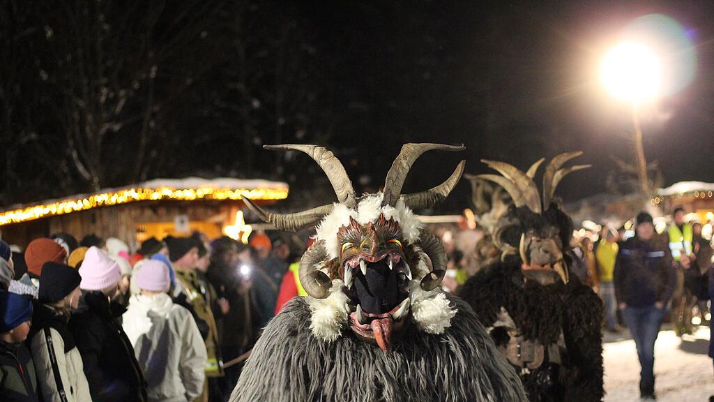 Perchten - Schaulauf Hüttschlag