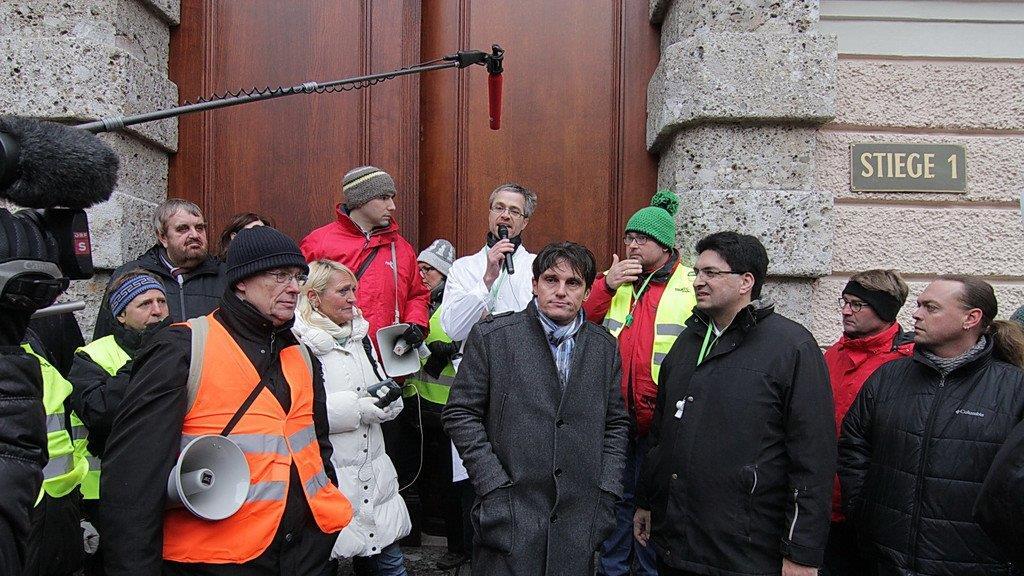 Protestmarsch zum Chiemseehof