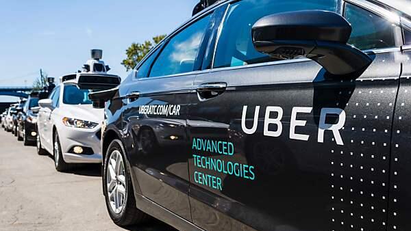 Uber experimentiert mit selbstfahrenden Autos