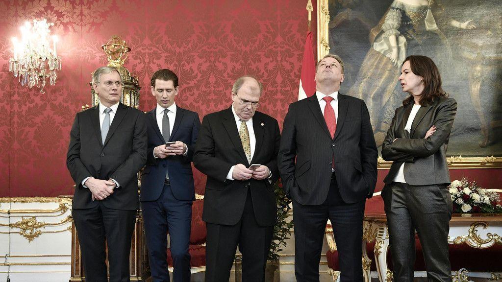 Empfang der Regierung