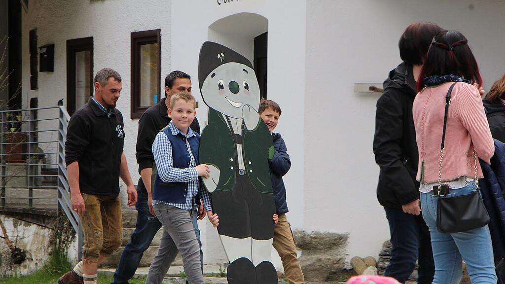 Lad\u00fcbertragen in Ramingstein
