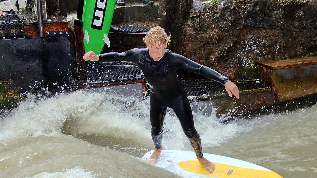 ALMjam 2022 - Surf Testival und Contest vom Anf\u00e4nger zum Fortgeschrittene Surfer\/innen