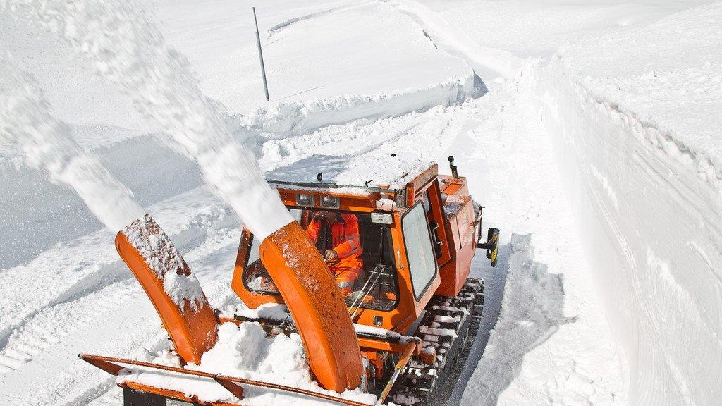 Schneeräumung am Gotthardpass