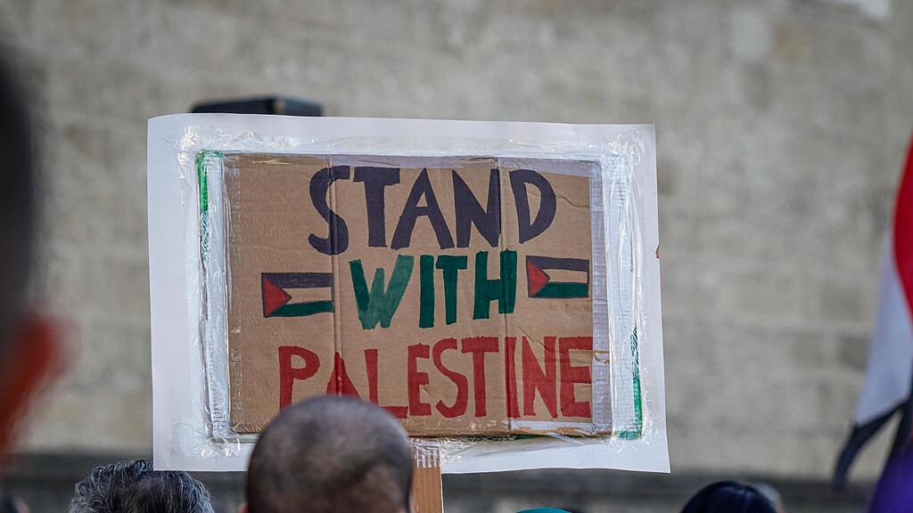 Demo in Salzburg f\u00fcr Bewohner von Gaza