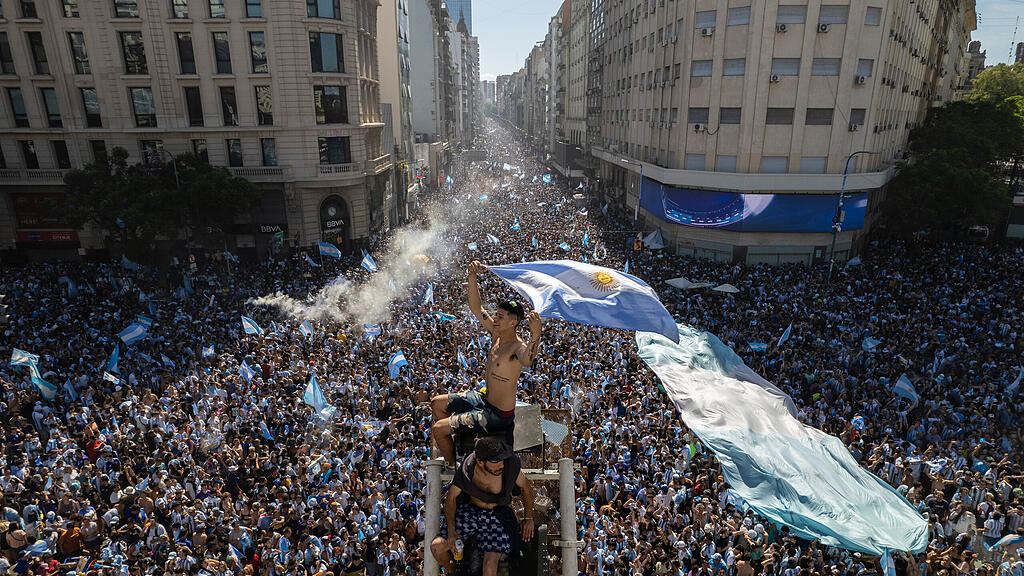 Argentinien ist Fu\u00dfball-Weltmeister: Party in Buenos Aires