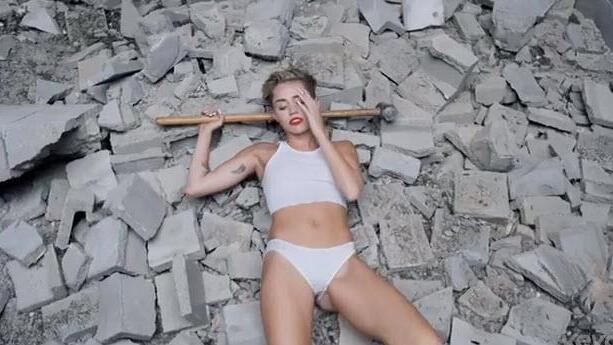 Fotos aus "Wrecking Ball"