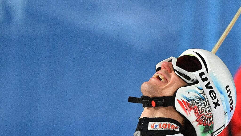 Sieger Kamil Stoch (POL) nach dem Wertungsspringen auf der Paul-Ausserleitner-Schanze in Bischofshofen.