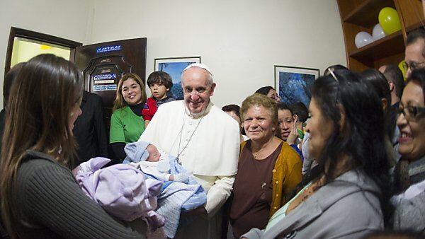 Papst zu Besuch in der Favela Varginha