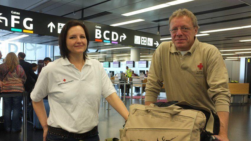 Andrea Reisinger und Georg Ecker vor dem Abflug