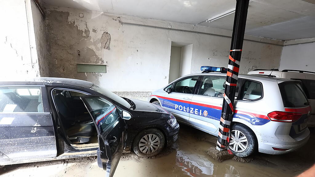 Aufr\u00e4umarbeiten in Hallein