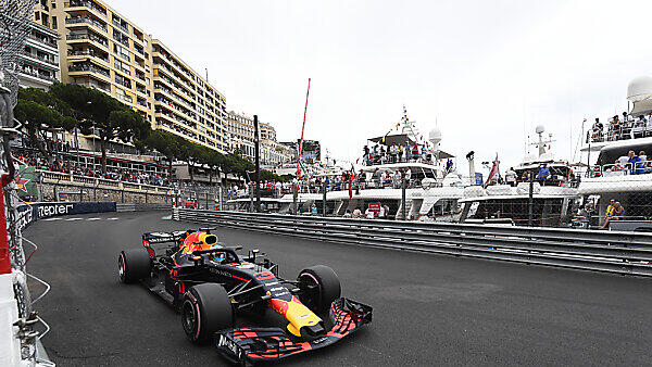 Ricciardo flitzte in Monaco an den Yachten vorbei