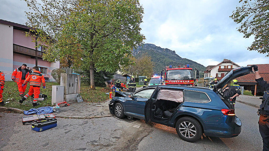 Unfall Schlepper-Auto Bayerisch Gmain
