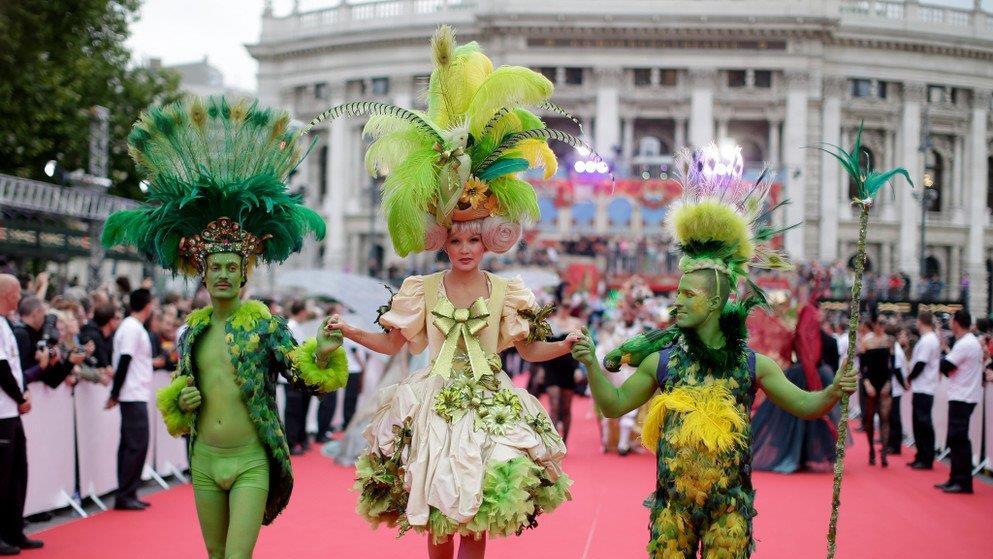 Life Ball 2014: Erste Gäste am Magenta Carpet (Kostüme)