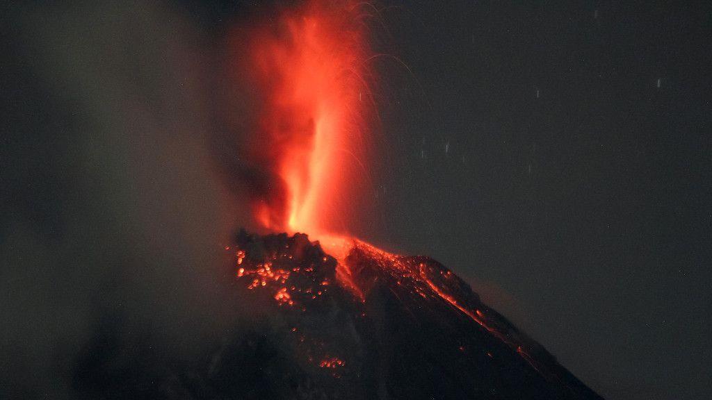 Vulkan Sinabung spuckt Rekordmenge Asche und Gas aus