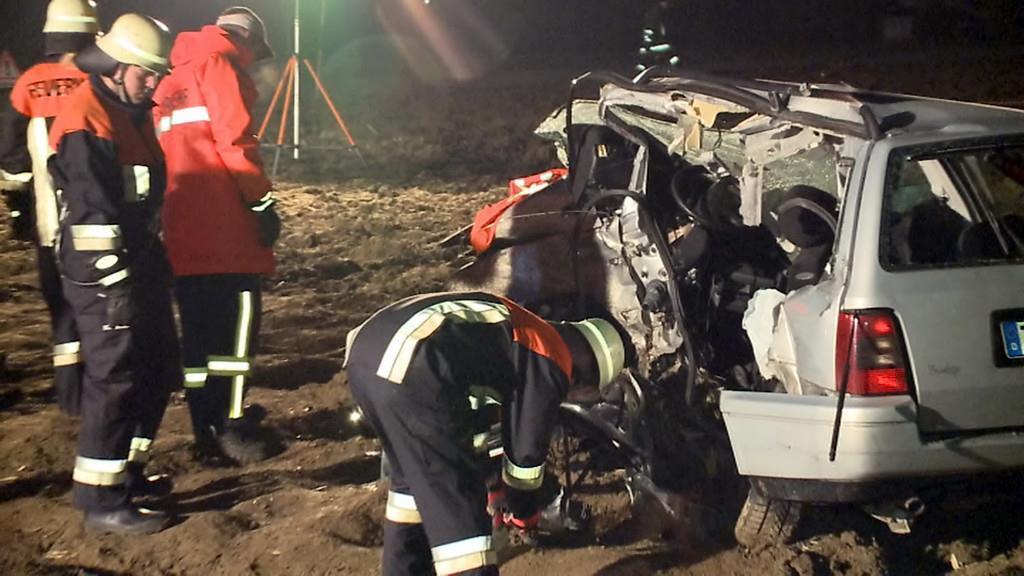 Zwei Tote bei Crash in Tacherting
