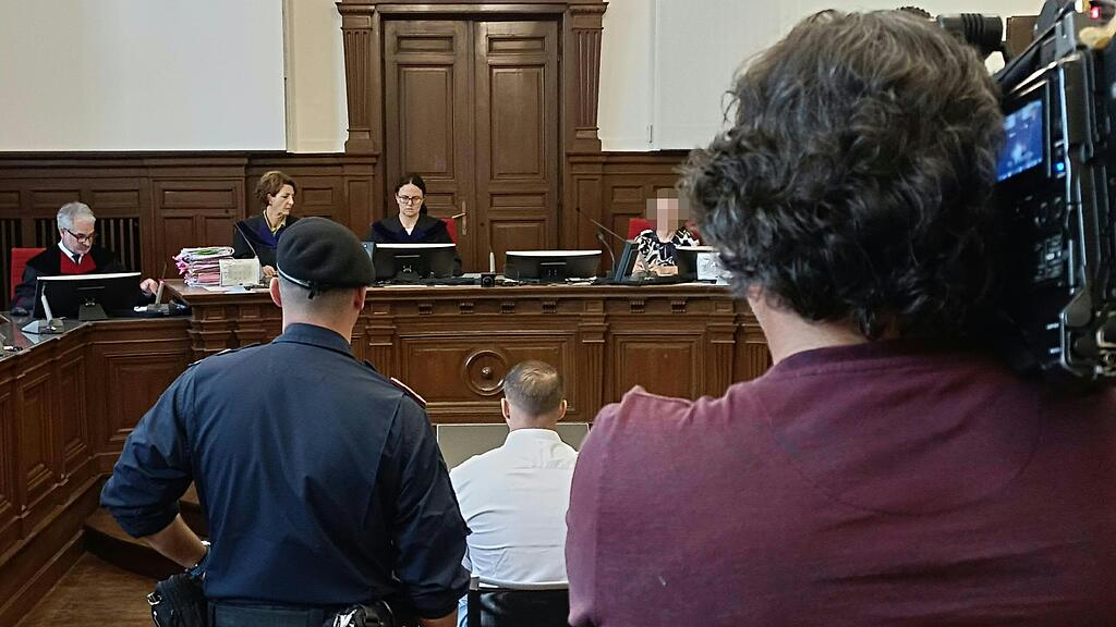 Prozess Wiederbetätigung Ried Nazitattoos