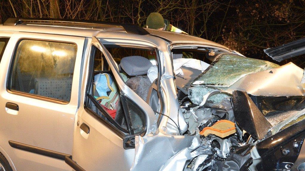 Tödlicher Crash auf B20