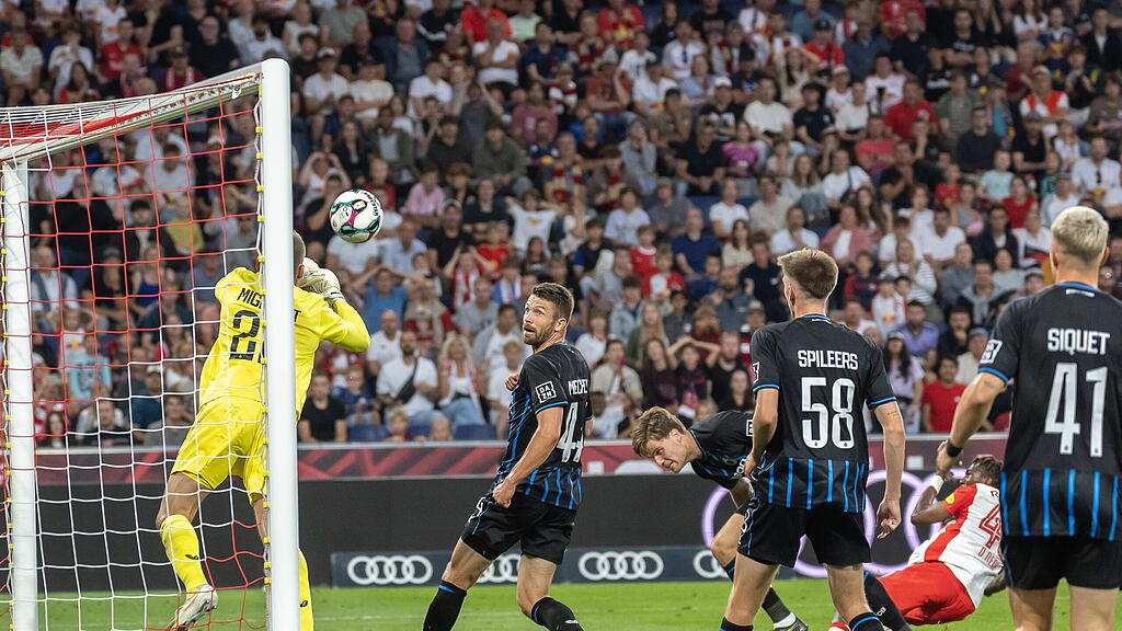 FUSSBALL/ UEFA CL QUALIFIKATION: FC SALZBURG - CLUB BRGGE