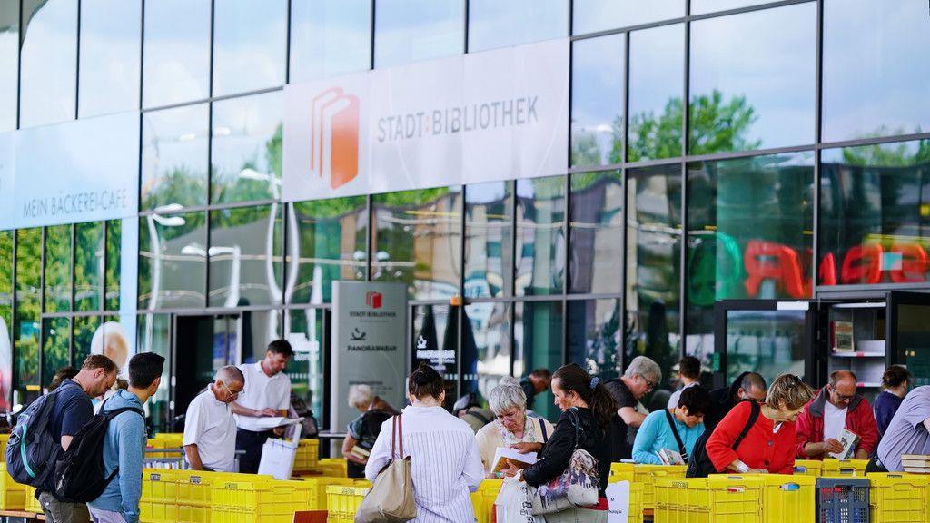 Bücherflohmarkt in Lehen