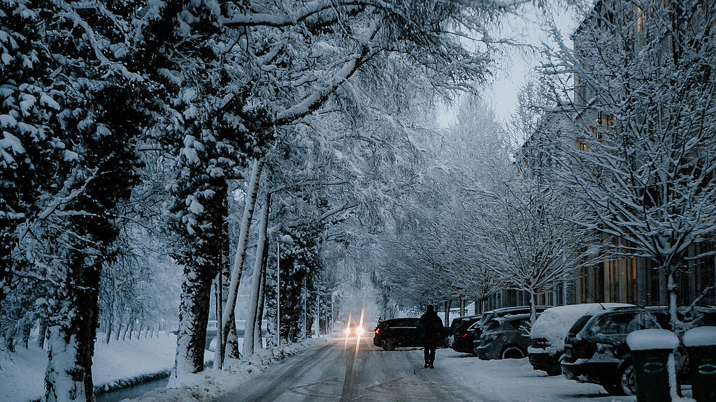 Verschneites Salzburg in den Morgenstunden
