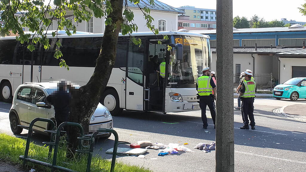 Fußgänger von Bus erfasst