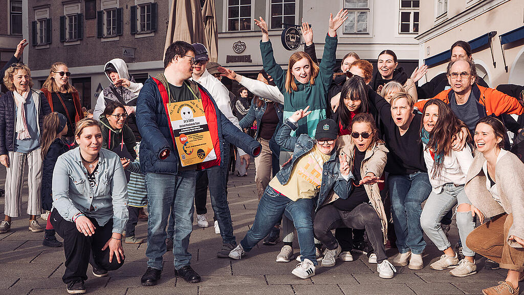 Flashmob-Tanzen am Welt-Down-Syndrom-Tag