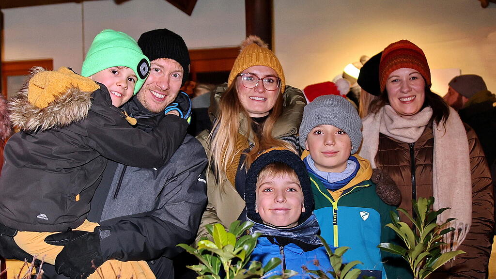 Anifer Krampuslauf am Dorfplatz