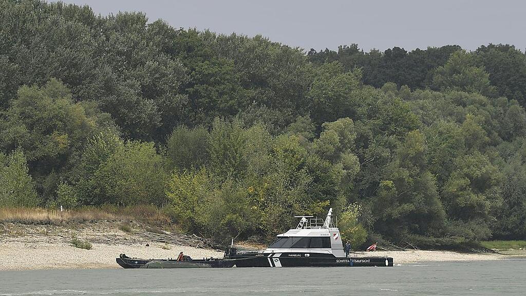 Auf der Donau bei Hainburg kenterte ein Pionierboot