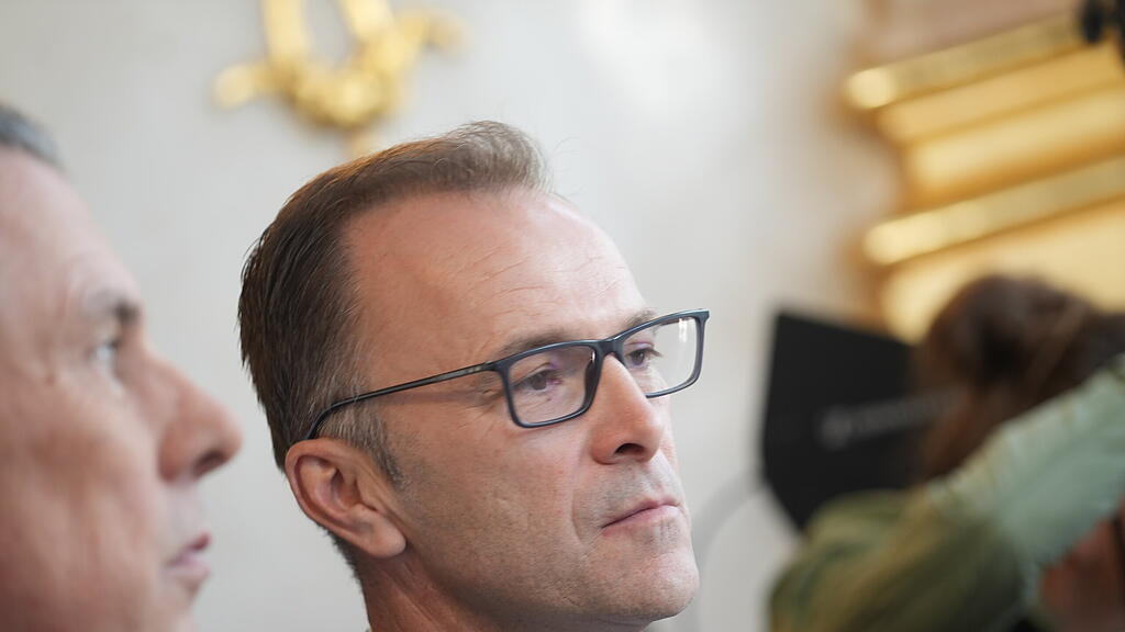 Stichwahl im Schloss Mirabell, I