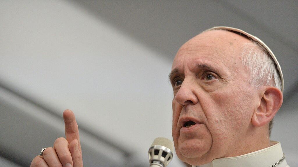 Während des Rückflugs von Brasilien nach Rom gibt Papst Franziskus Interviews.