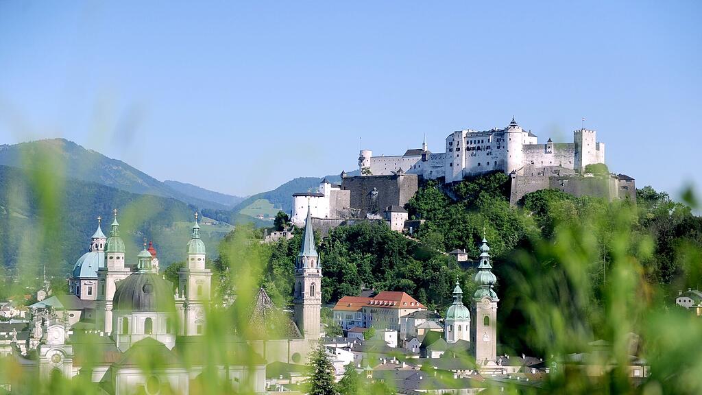 Wer in Salzburg wohnen will, muss tief in die Tasche greifen - egal ob Stadt oder Land.