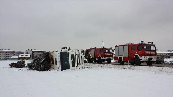 Lkw in Lambach umgekippt