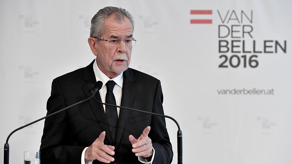 Van der Bellen will sich nicht empören, fordert aber von Hofer Abgrenzung.