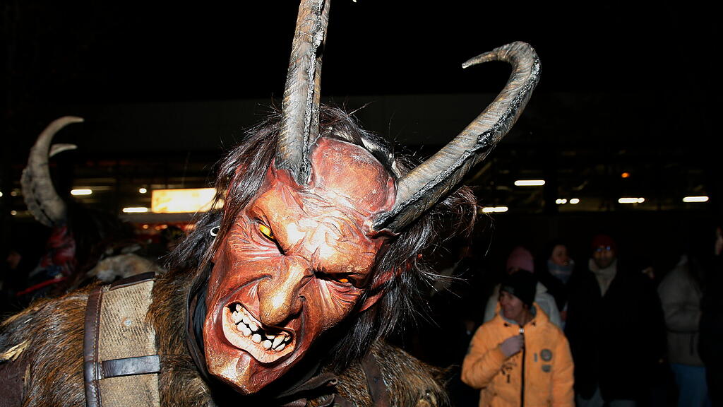 Maxglaner Krampus und Perchtenlauf