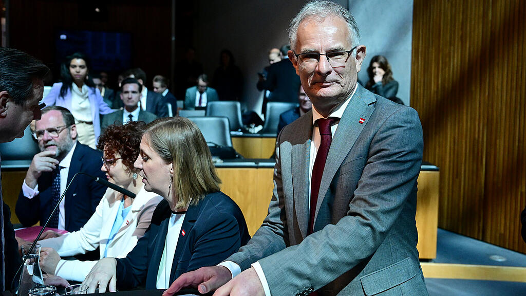 SONDERSITZUNG DES NATIONALRATES MIT BUDGETREDE: MARTERBAUER