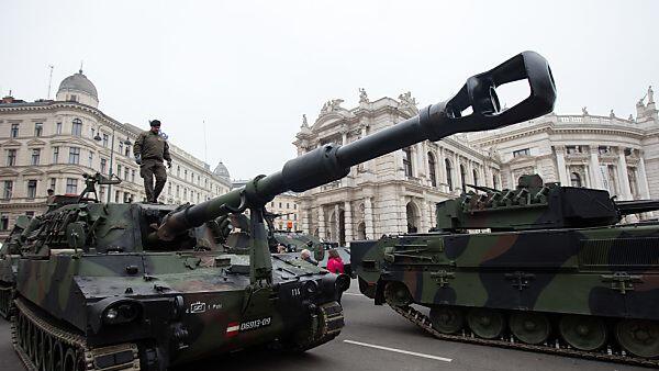 Die ersten Panzer für die Leistungsschau sind bereits angerollt