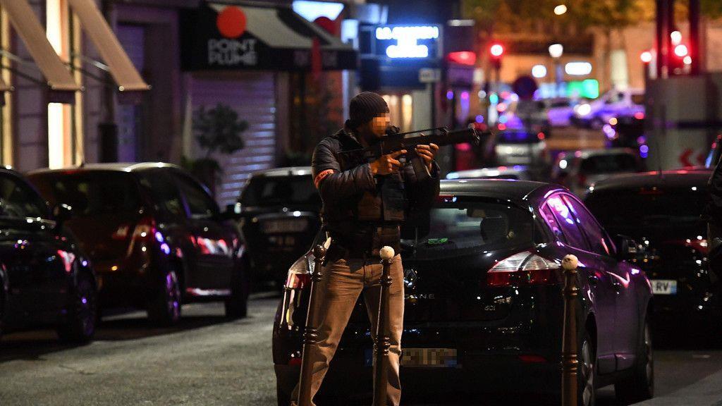 Vermeintlicher IS-Angriff in Paris: Polizist und Angreifer tot