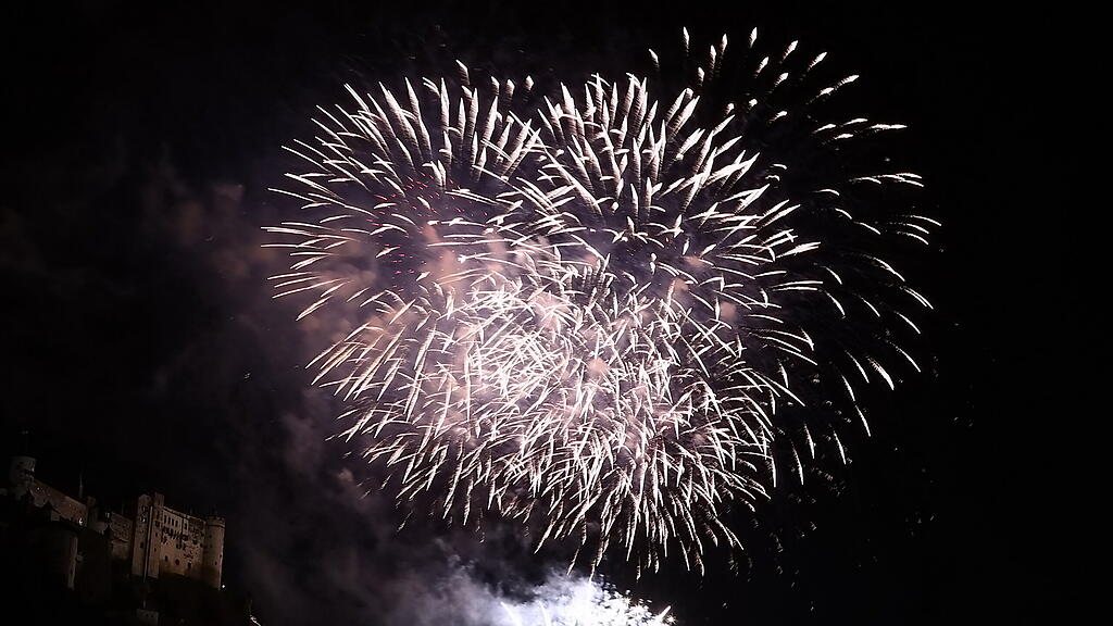 Silvesterfeuerwerk 2021\/22 in der Stadt Salzburg