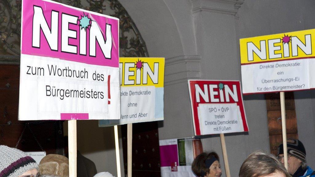 Mönchsberggarage: Demo vor Rathaus