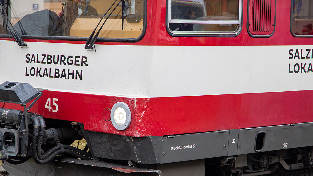 Pkw kontra Lokalbahn in Itzling