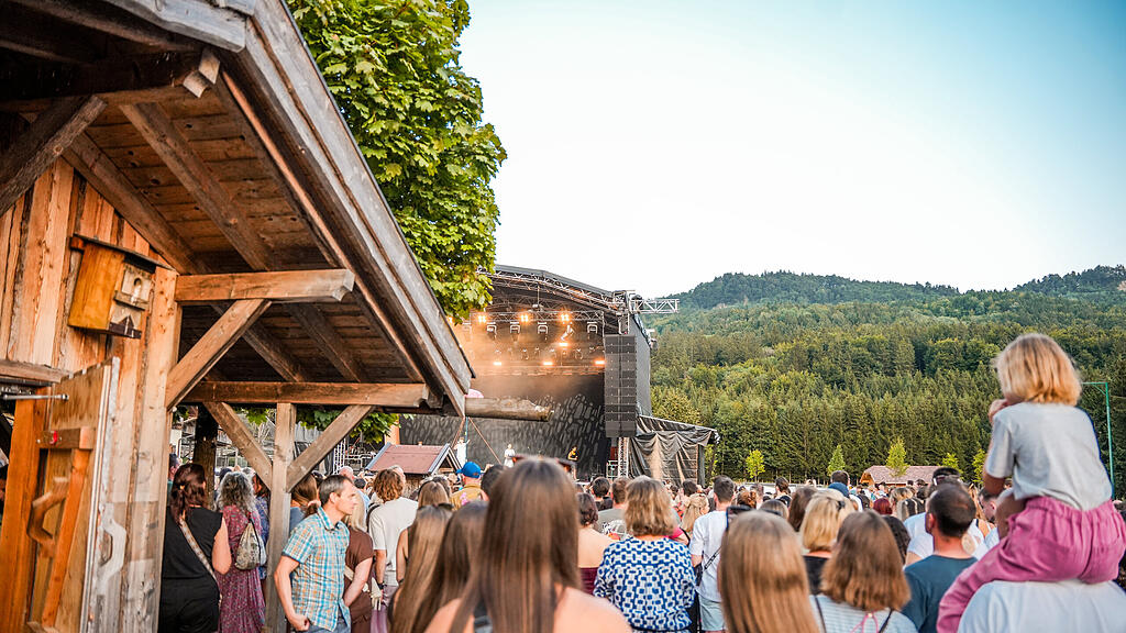 Alvaro Soler Konzert im Gut Aiderbichl