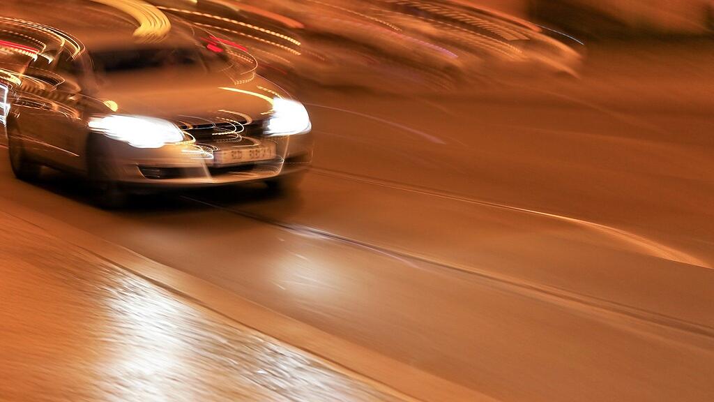 Die Pinzgauerin versuchte während der Fahrt auszusteigen.
