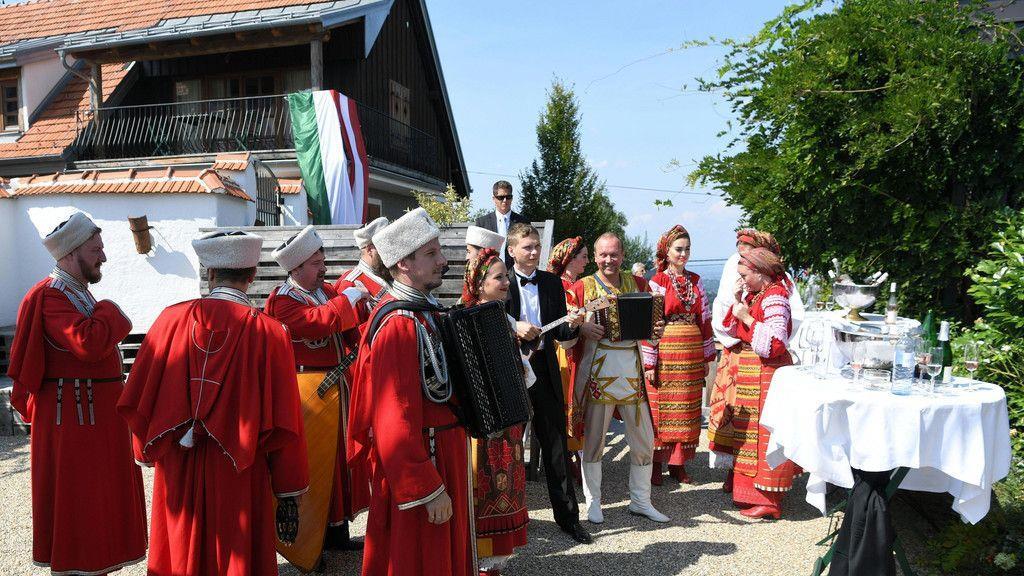 Putin bei Kneissl-Hochzeit