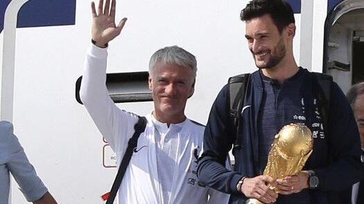 Weltmeister in Paris empfangen