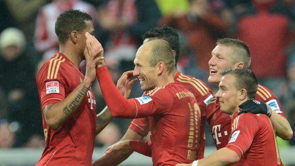 Bayern schossen sich mit 9:2 gegen den HSV warm
